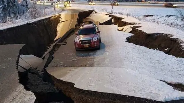 6 Momen Kebetulan yang Ditemukan di Jalan, Sulit Dipercaya Bisa Terjadi