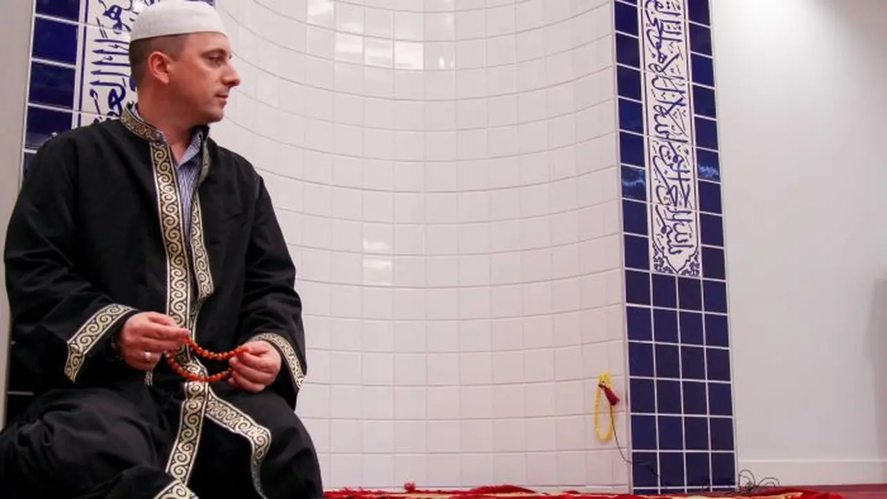 Dr Besim Hasani. Imam di masjid Melbourne yang bisa 6 bahasa. (ABC Australia/Erwin Renaldi)