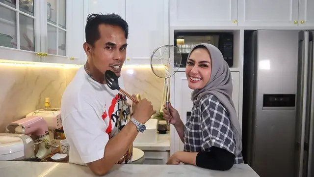 6 Momen Pertemuan Mama Lita dan Lord Adi, Bakal Duel Bareng