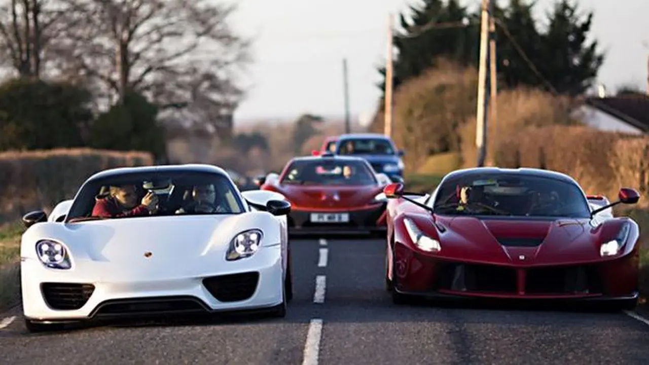 Gaya Pengusaha Sukses Inggris: Dalam Sehari Beli 3 Supercar