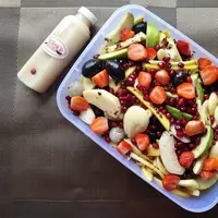 Asinan buah online. (Foto: Dok. Grab)