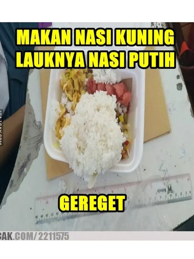 6 Potret Nasi Campur Lauk Nyeleneh Ini Cuma Ada di Indonesia