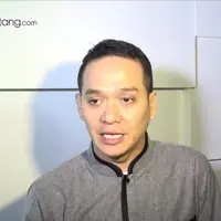 Rumah tangga Fadlan Muhammad dan Lyra Virna dikabarkan retak. Kabar ini muncul gara-gara postingan Fadlan Muhammad yang membahas tentang sikap durhaka istri pada suami.