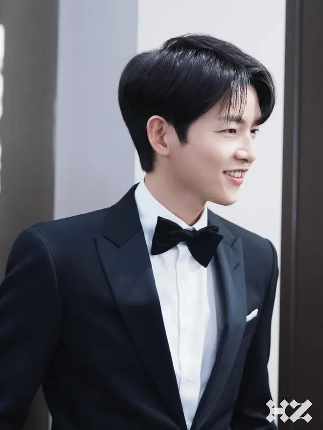 Song Joong Ki. [@highziumstudio]