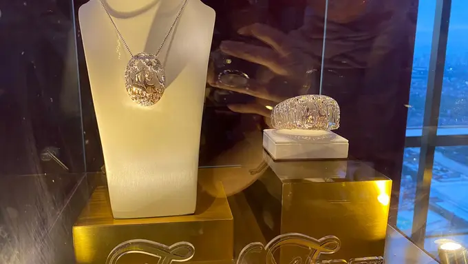 26 Koleksi Perhiasan Legendaris Melambangkan Ketulusan Cinta dan Berteknologi Tinggi