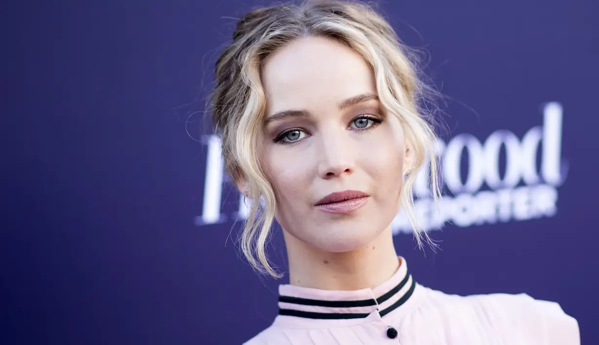 Jennifer Lawrence sendiri mengatakan bahwa ia sangat tergoda untuk main sosial media ketika ingin mempromosikan sesuatu. (VALERIE MACON  AFP)