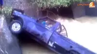 [VIDEO] Evakuasi Mobil Jatuh ke Sungai Diwarnai Tangis Keluarga