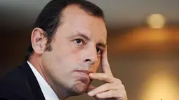 Mantan Wakil Presiden Barcelona, Sandro Rosell di sesi konferensi pers terkait keikutsertaaannya dalam pemilihan Presiden Klub, 27 Juni 2008. AFP PHOTO / LLUIS GENE 