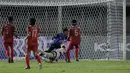 Pemain Madura United, Rafael Feital Da Silva (tengah) berhasil menjebol gawang PSM Makassar saat laga BRI Liga 1 2021/2022 antara Madura United melawan PSM Makassar di Stadion Madya, Jakarta, Minggu (12/9/2021). Pertandingan berakhir imbang 1-1. (Foto: Bola.com/Ikhwan Yanuar)