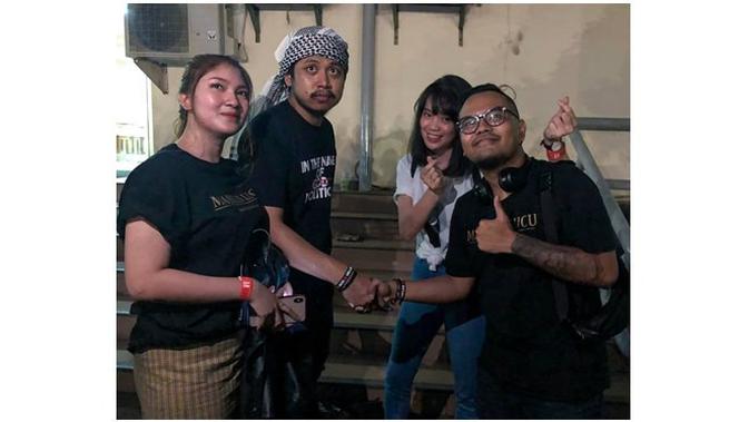 Tretan Muslim dan Istri (Sumber: Instagram/@lunarivory)