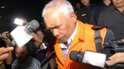 Yesaya tertangkap tangan saat akan menerima uang yang diduga suap sebesar SGD 37.000 (37.000 dolar Singapura red.) dari seorang pengusaha Teddy R (Liputan6.com/Miftahul Hayat) 