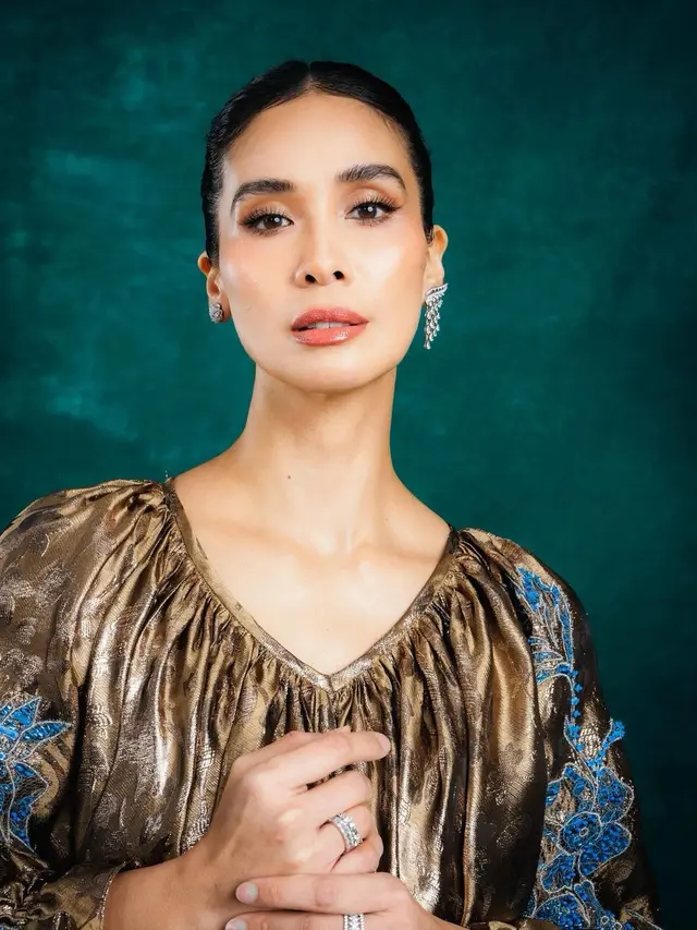 6 Adu Gaya Marsha Timothy dan Davika Hoorne Hadiri Gala Premiere Kang Mak From Pee Mak, Sama-sama Jadi Hantu di Film