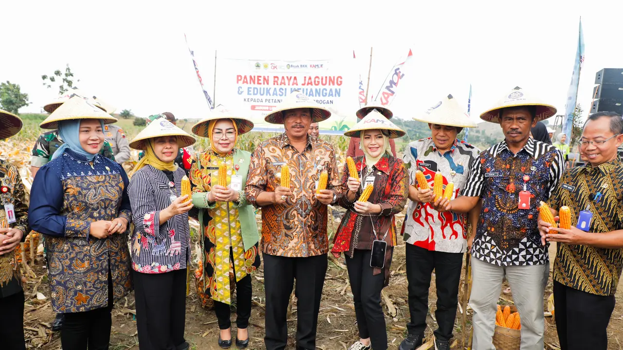 Panen Raya Jagung di Grobogan, Nana Sudjana Serukan Semangat Menuju Swasembada Pangan