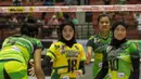 Ada pemandangan menarik pada gelaran Proliga tahun ini, yaitu adanya dua pevoli yang bermain mengenakan jilbab, GOR Amongrogo, Yogyakarta, Kamis (6/5/2016). (Bola.com/Vitalis Yogi Trisna)
