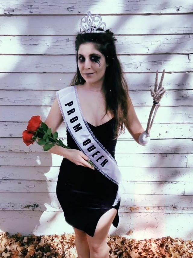 6 Potret Gaya Penyandang Disabilitas Rayakan Hallowen Ini Keren