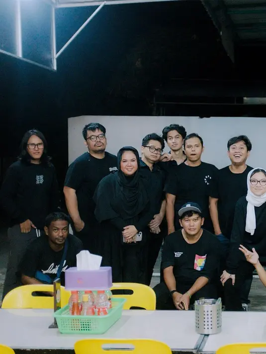 "Kalian kasih hadiah manis banget, terima kasih ya," tambah Danilla.  [Instagram @danillariyadi]