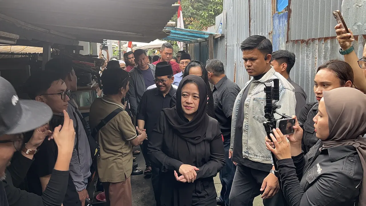 Ketua DPR RI Puan Maharani melayat ke rumah duka Affan Kurniawan, pengemudi ojek online (ojol) yan meninggal dilindas rantis Brimob.