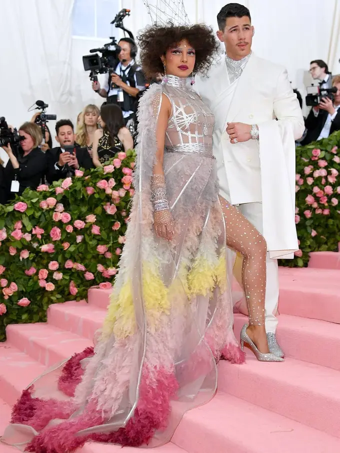 Gaun Priyanka Chopra di Met Gala 2019 Dibuat dalam 1500 Jam