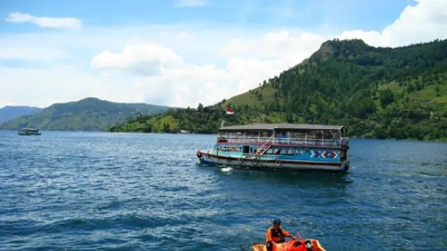 Danau-danau Paling Dalam di Indonesia Ini Buat Anda Tercengang