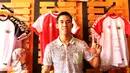 Pemain Persija Jakarta, Ryuji Utomo hadir pada peresmian The Jakmania Store di Percetakan Negara, Selasa (12/9/2017). Persija dan The Jakmania resmi meluncurkan 43 store di Jabodetabek. (Bola.com/Nicklas Hanoatubun)