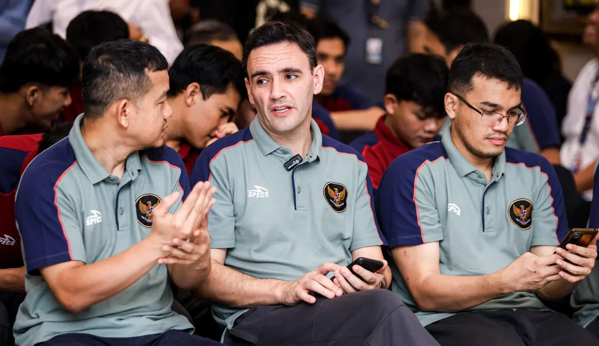 <p>Pelatih Timnas futsal Indonesia, Hector Souto saat menghadiri acara acara audiensi dengan Menpora yang berlangsung di Kemenpora, Senayan, Jakarta, Selasa (12/11/2024) WIB. (Bola.com/Bagaskara Lazuardi)</p>