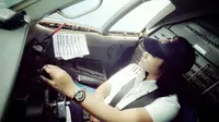Si Cantik Elesta: Tahu Saya Pilotnya, Penumpang Tak Jadi Naik