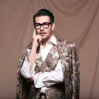 Ferry Salim merupakan salah satu artis Indonesia yang mempunyai gaya berpakaian yang metroseksual. (Bambang E. Ros/Bintang.com)