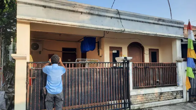 Rumah terduga teroris di Jalan Raya Bulak Sentul RT 07 RW 27 Harapan Jaya, Bekasi Utara, Kota Bekasi, tak lagi dipasang garis polisi.