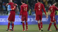 Para pemain Spanyol merayakan kemenangan 1-0 atas Ukraina pada laga pamungkas Grup C kualifikasi Piala Eropa 2016, Selasa (13/10/2015). (Liputan6.com/REUTERS/Valentyn Ogirenko)