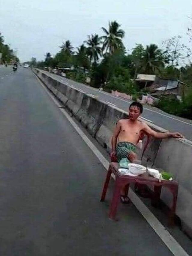 6 Potret Nyeleneh Saat Orang Bosan di Rumah