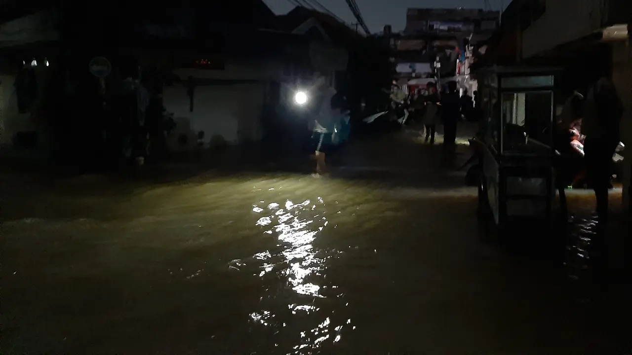 Banjir di permukiman di Tanjung Lengkong, Kelurahan Bidara Cina, Kecamatan Jatinegara, Jaktim.