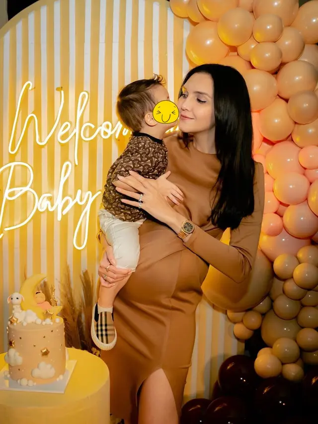Sudah Dikaruniai Dua Anak, Ini 6 Potret Bahagia Alexa Key dan Suami
