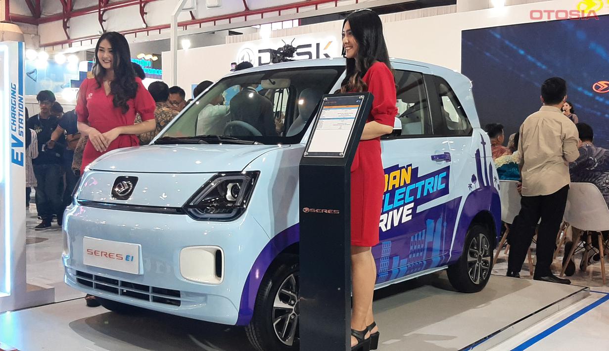 Seres E1 memiliki bentuk body serupa dengan DFSK Mini EV yang sebelumnya sering dipamerkan. Sekilas mobil ini memiliki garis desain yang lebih sederhana dan tidak terlalu futuristis jika dibandingkan dengan lawannya, Wuling Air EV.