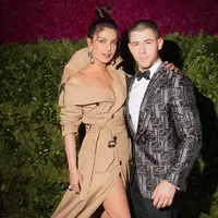 Kemesraan Nick Jonas dan   Priyanka Chopra sudah tercium   oleh publik. (KEVIN TACHMAN/VOGUE/REX/SHUTTERS)