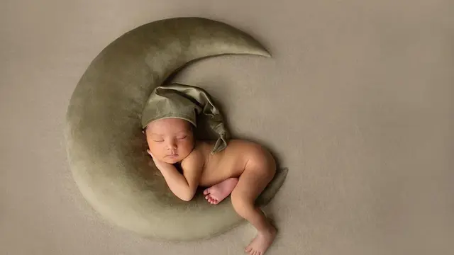 6 Gaya Pemotretan Baby Born Shaquille, Anak Cut Meyriska yang Curi Perhatian