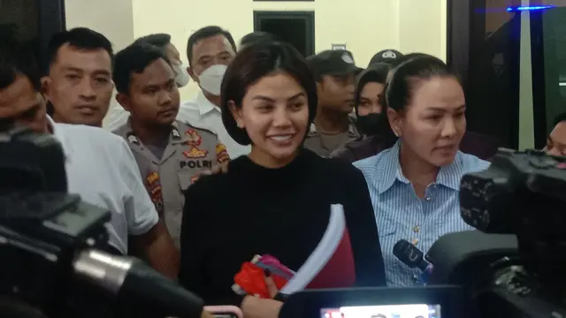 Nikita Mirzani saat Menghadiri Sidang di PN Serang