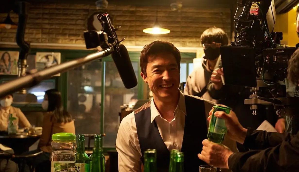 Di balik layar film Korea Confidential Assignment 2: International. (Foto: CJ ENM via Soompi)