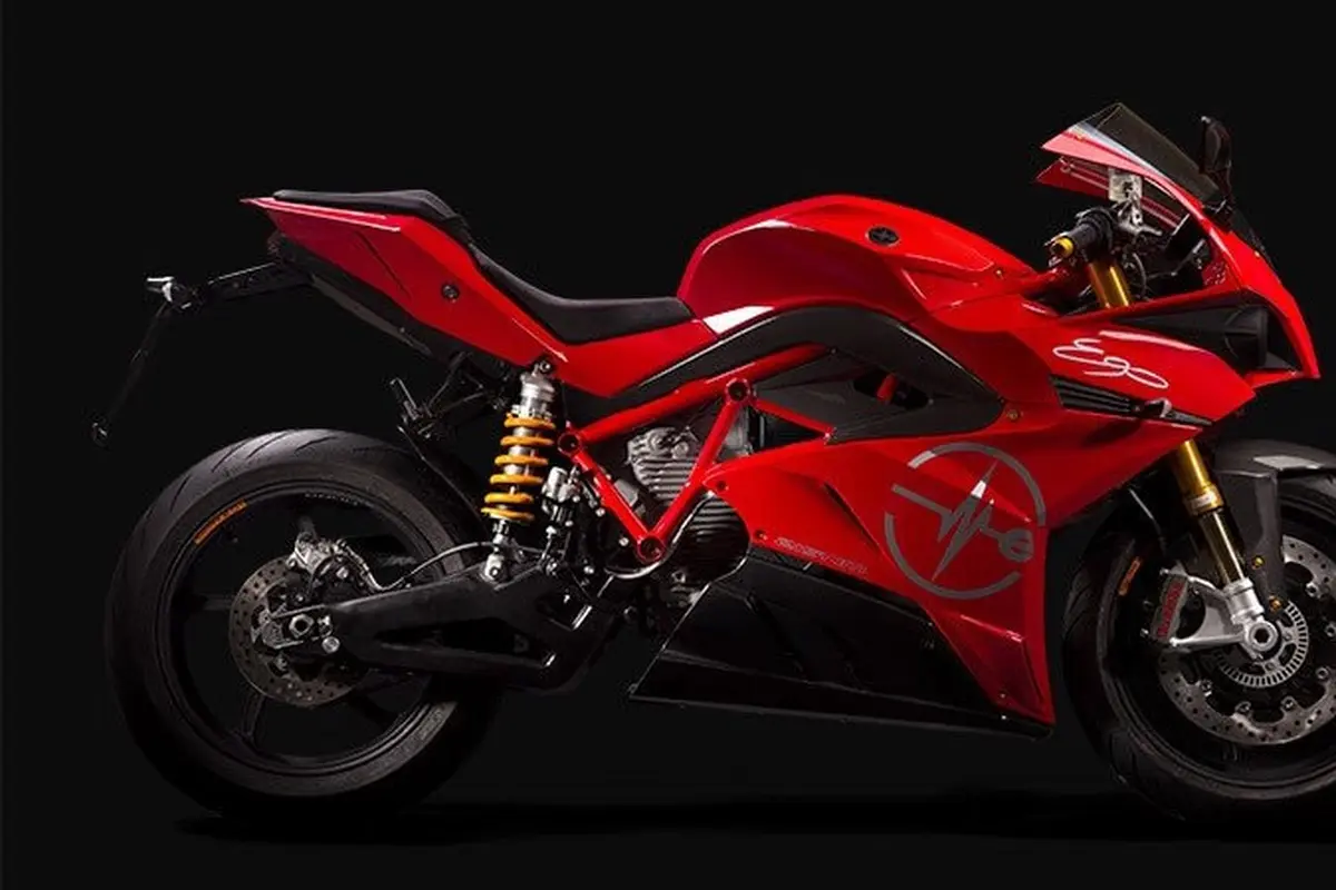 Perusahaan otomotif asal Italia, Energica saat ini memiliki tiga jenis lineup motor listrik yang cukup menyita perhatian, yakni Energica Ego, Energica Eva Ribelle dan Energica Eva EsseEsse9.