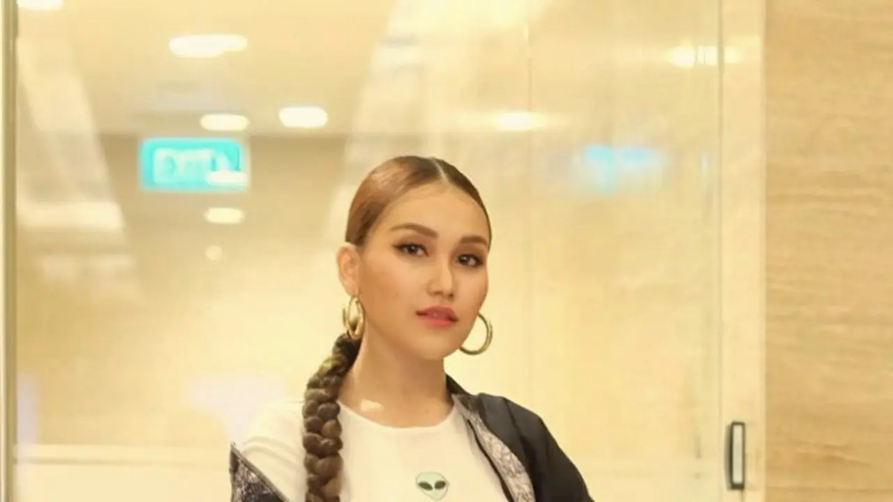 Gaya rambut Ayu Ting Ting yang bisa menginspirasimu/dok. Instagtam @ayutingting92