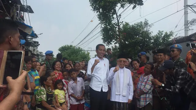 Jokowi dan Ma'ruf Amin menggelar deklarasi kemenangan Pilpres 2019 di Kampung Deret, Johar Baru, Selasa (21/5/2019)