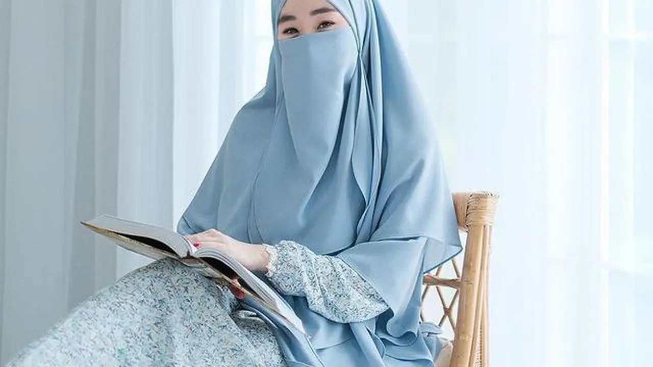 Potret 6 Artis Mualaf Pakai Cadar, Belajar Tampil Tertutup Usai Memeluk Islam