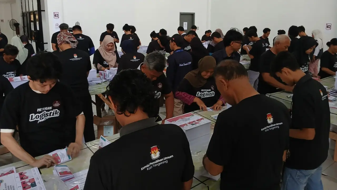 Pelipatan dan penyortiran surat suara untuk pemilihan wali kota dan wakil wali Kota Tangerang di Pilkada 2024