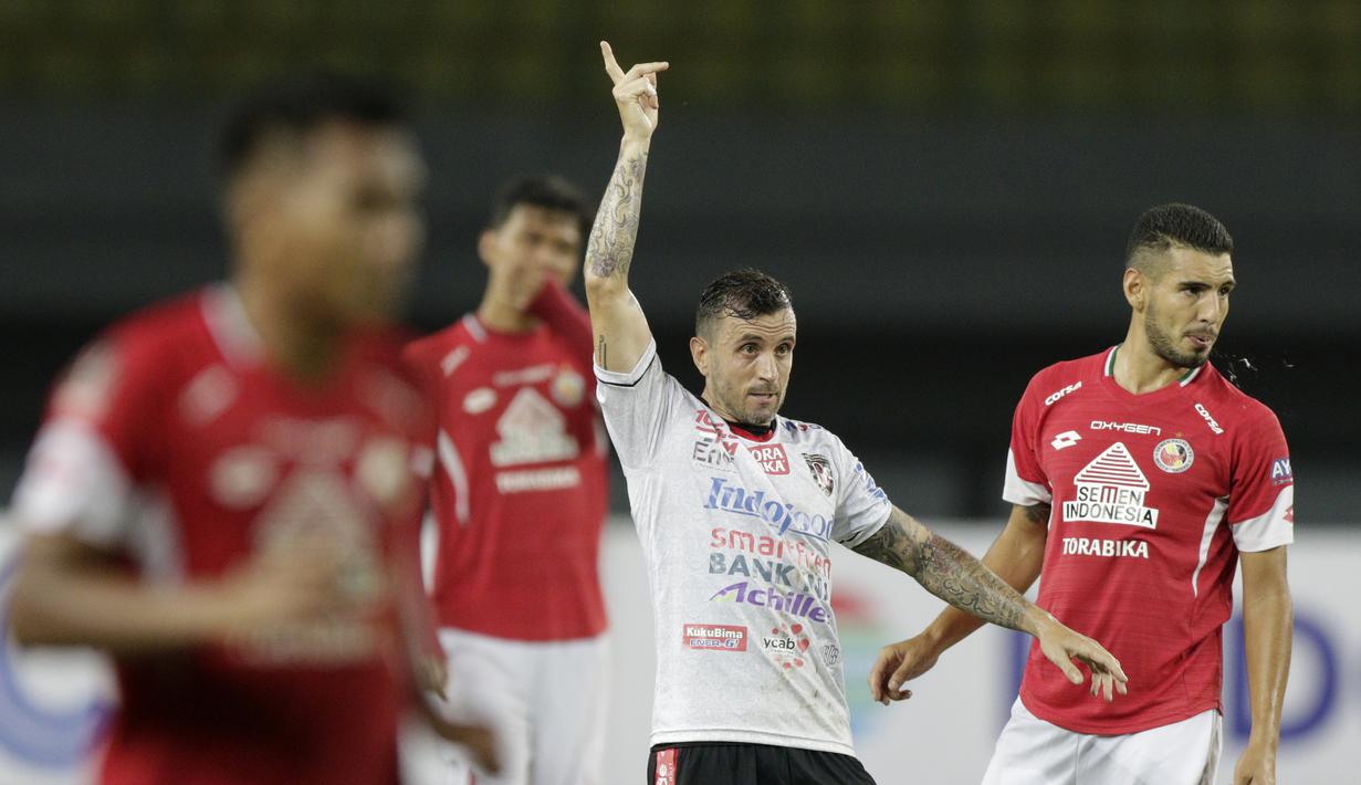 Gelandang Bali United, Paulo Sergio, saat melawan Semen Padang pada laga Piala Presiden 2019 di Stadion Patriot, Jawa Barat, Senin (11/3). Bali United menang 2-1 atas Semen Padang. (Bola.com/M Iqbal Ichsan)