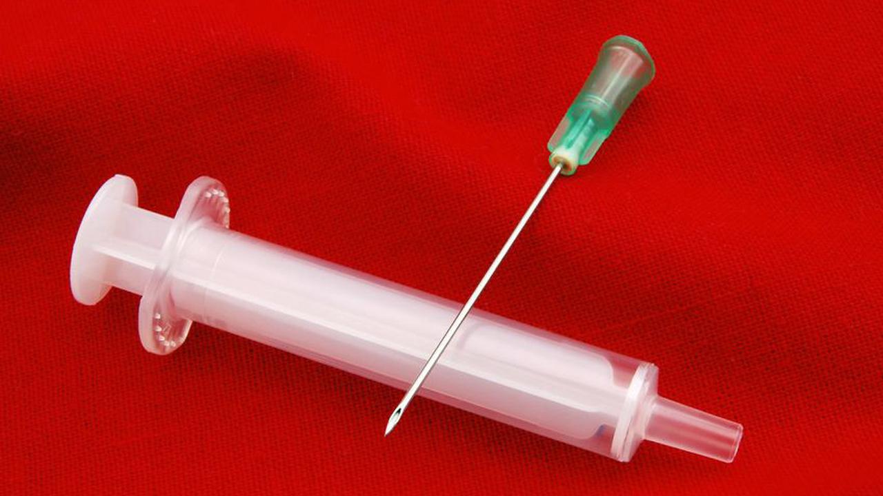 Jarum Suntik di Bawah Kursi Bioskop  Bisa Tularkan HIV?