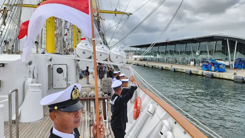 KRI Bima Suci tiba di Warnow Kanal Warnemunde, Rostock, Jerman, sebagai tamu kehormatan di ajang Hansel Sail 2023.