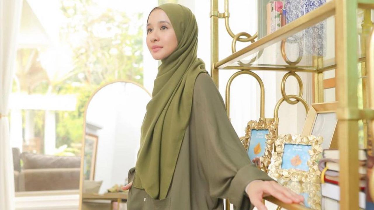 Penampilan terbaru Laudya Cynthia Bella yang makin syar'i dan adem
