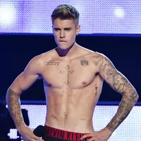 Justin Bieber (via nyppagesix.files.wordpress.com)