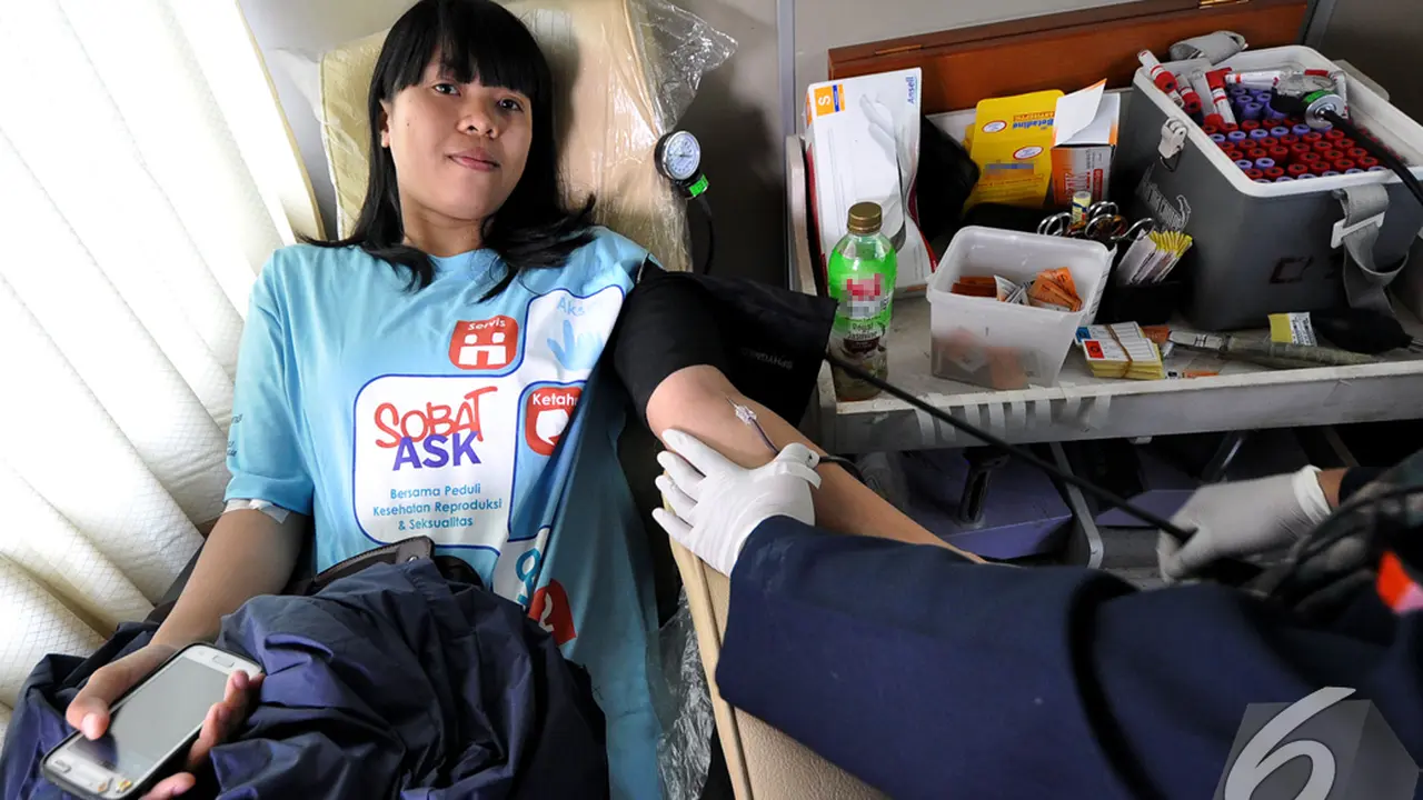 Aksi Donor Darah di Celebrate Dance4life 2014