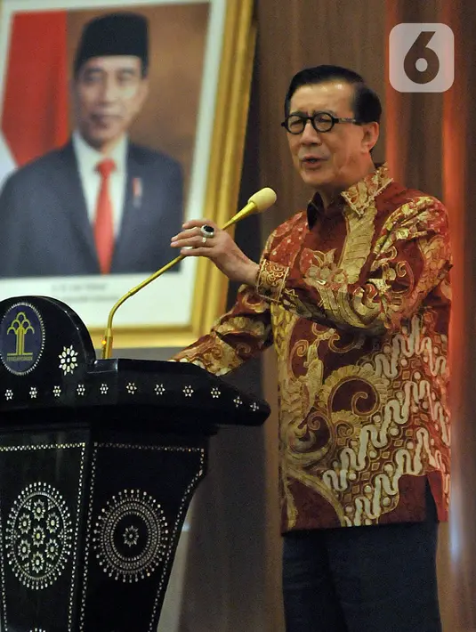 Yasonna H Laoly memberikan sambutan serah terima jabatan (sertijab) Menteri Hukum dan Hak Asasi Manusia (Menkumham) di di Graha Pengayoman, Rasuna Said, Kuningan, Jakarta, Selasa (20/8/2024). (merdeka.com/Imam Buhori)
