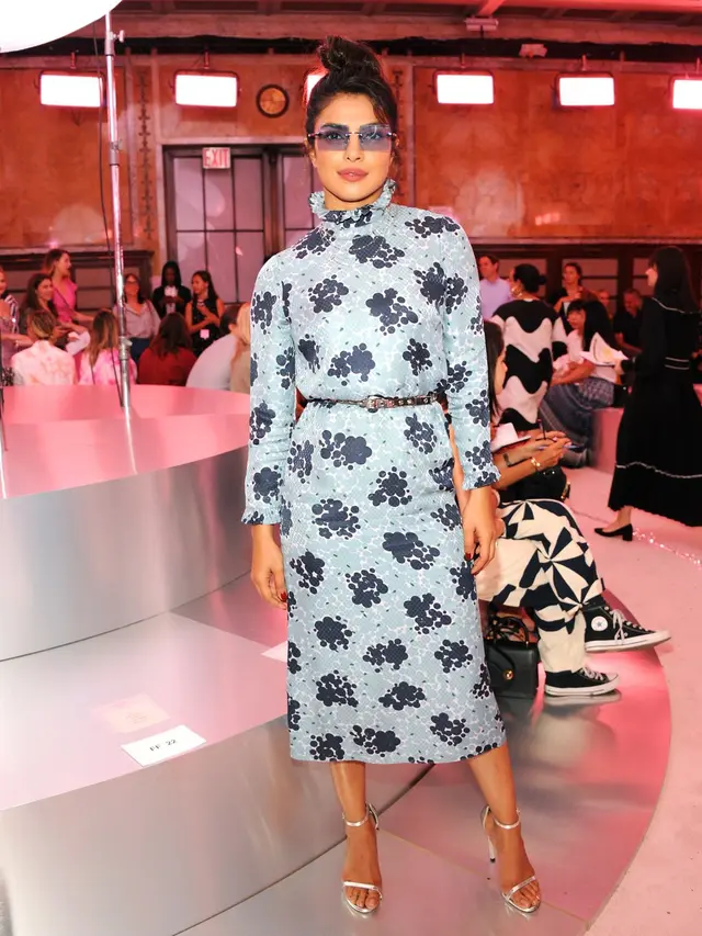 Parade Tampilan Menawan Priyanka Chopra Selama New York Fashion Week 2019